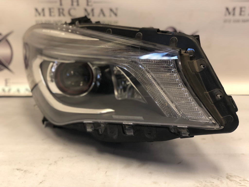 1179067600 Headlamp W117 CLA Class RHS Used Xenon Intelligent